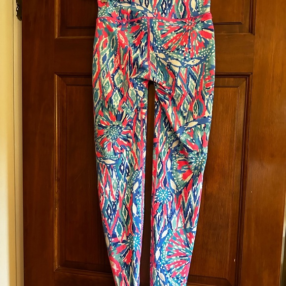 Lilly Pulitzer Weekender Leggings - Picture 3 of 5